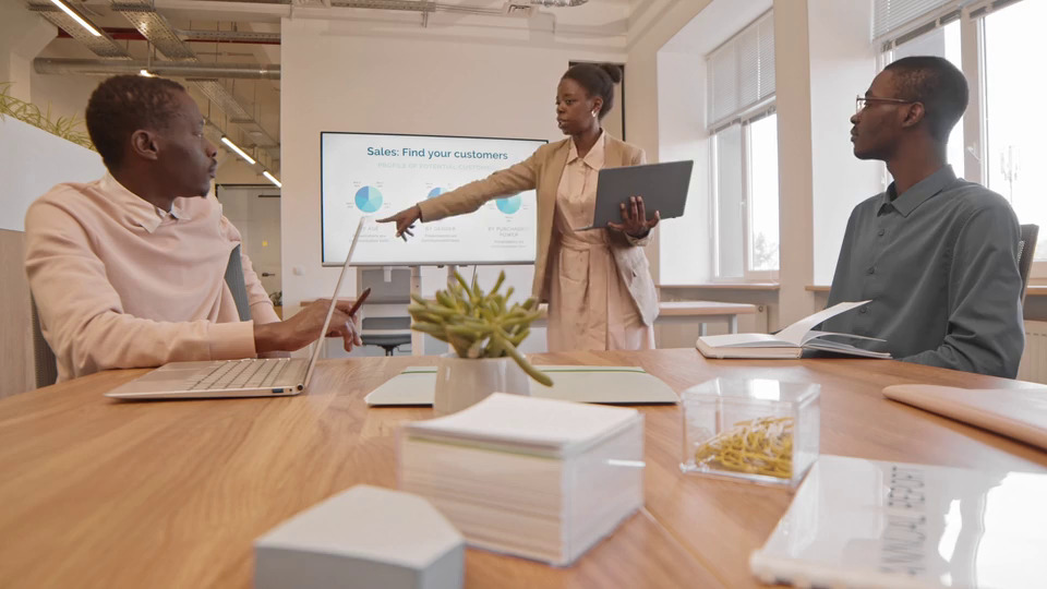 8643889 sd 960 540 24fps 000 1